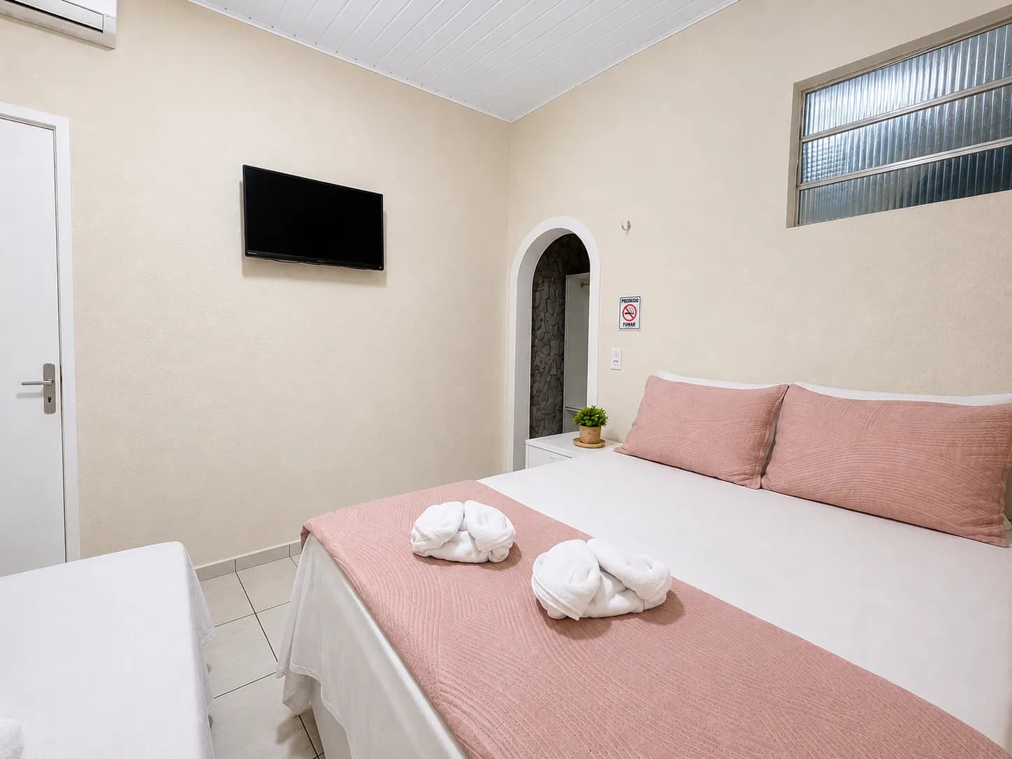Hospedagem na Pousada Maresia com ar-condicionado e TV